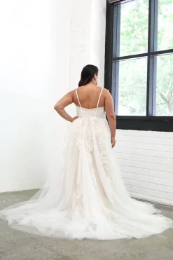 ANISSA Gown in Ivory/Champagne
