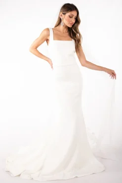 ASTER Long Wedding Veil with Lace Appliques