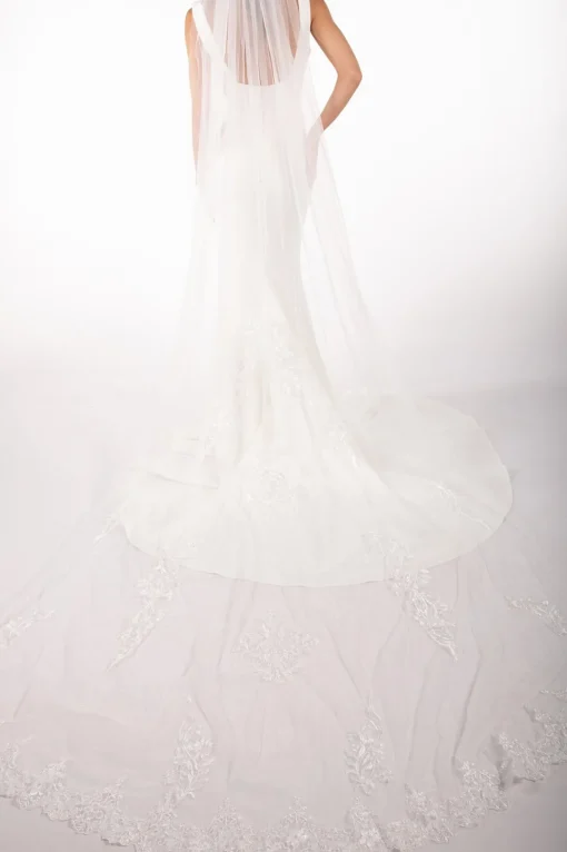 ASTER Long Wedding Veil with Lace Appliques