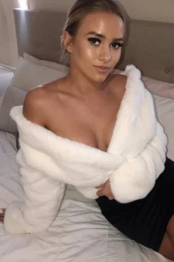 Cropped Faux Fur Coat - White