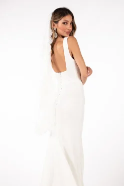 DAISY Short Wedding Veil with Lace Appliques