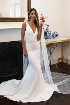 IRIS Long Veil