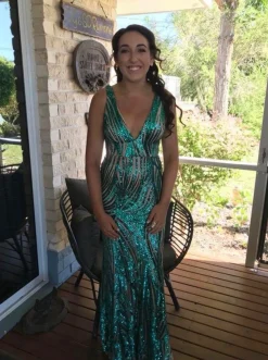 Sapphira Sequin Gown - Emerald Green